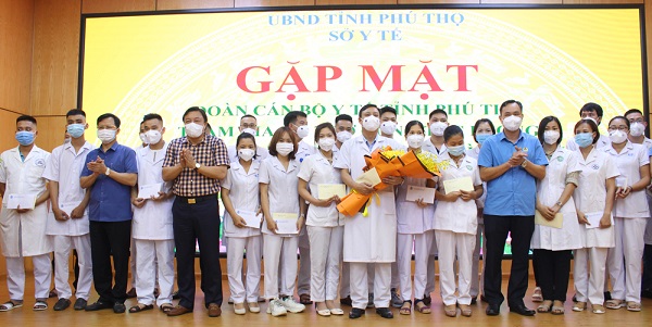 Phú Thọ: 52 cán bộ y tế lên đường hỗ trợ Bình Dương chống dịch COVID-19