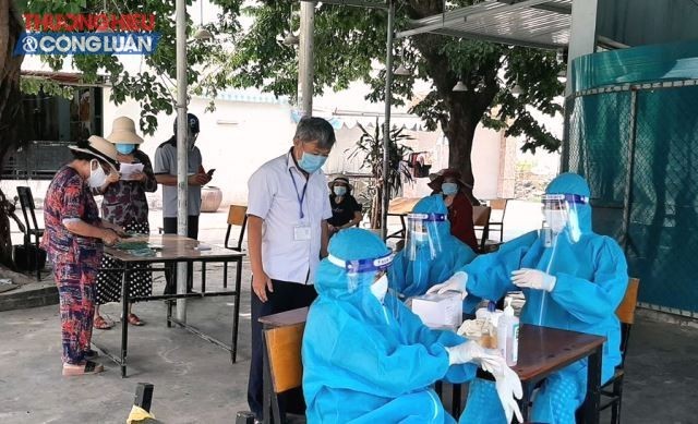 Ngành y tế thành phố Đà Nẵng lấy mẫu xét nghiệm diện rộng trong toàn dân lần thứ 8