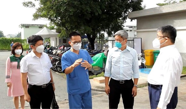 Thứ trưởng Bộ Y tế - Nguyễn Trường Sơn cho biết, ngành Y vẫn là nặng gánh nhất.