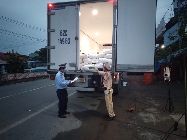 Tiền Giang: Phát hiện gần 2 tấn phụ gia thực phẩm Thái Lan vi phạm nhãn