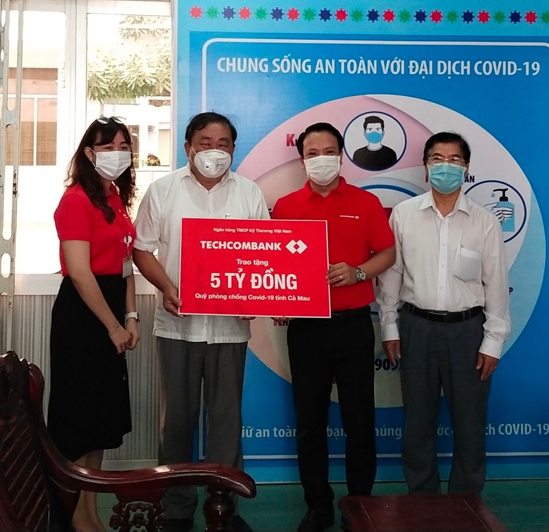 Cà Mau: Tiếp nhận 5 tỷ đồng ủng hộ phòng chống dịch Covid-19