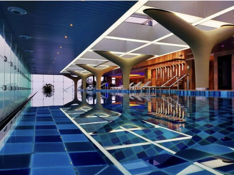 Bể bơi vô cực tại khách sạn Oakwood Residence Ha Noi
