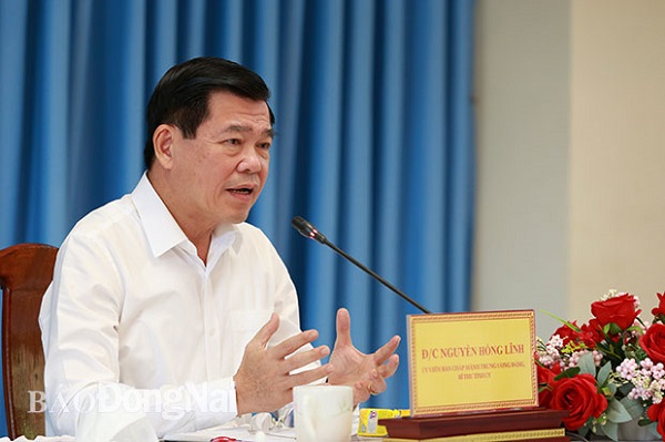 ông Nguyễn Hồng Lĩnh - Bí thư Tỉnh ủy Đồng Nai phát biểu tại cuộc họp