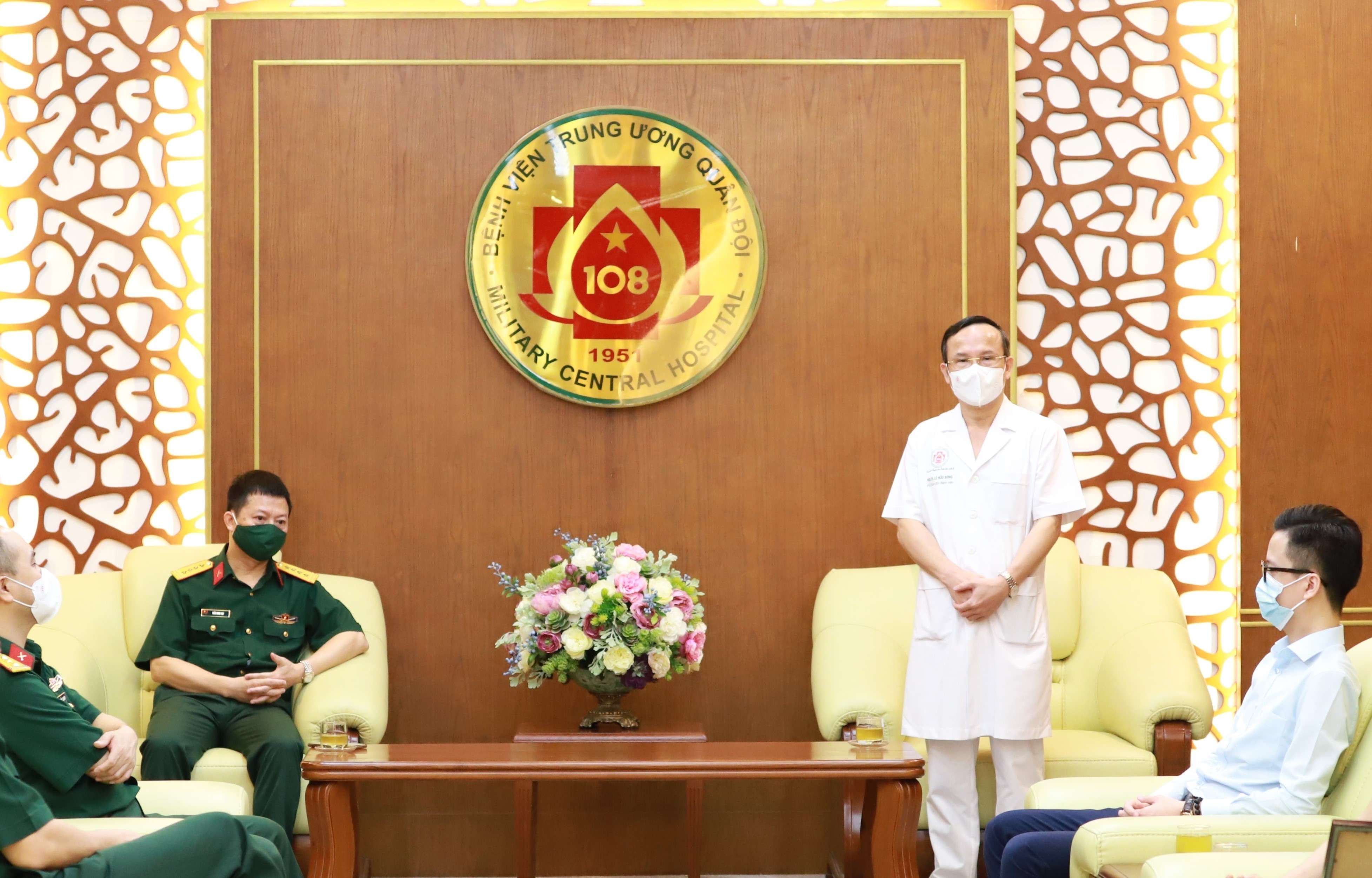 Đại tá, PGS.TS Lê Hữu Song – Phó giám đốc Bệnh viện Trung ương Quân đội 108 bày tỏ lời tri ân đến Ban lãnh đạo và toàn thể cán bộ nhân viên MB