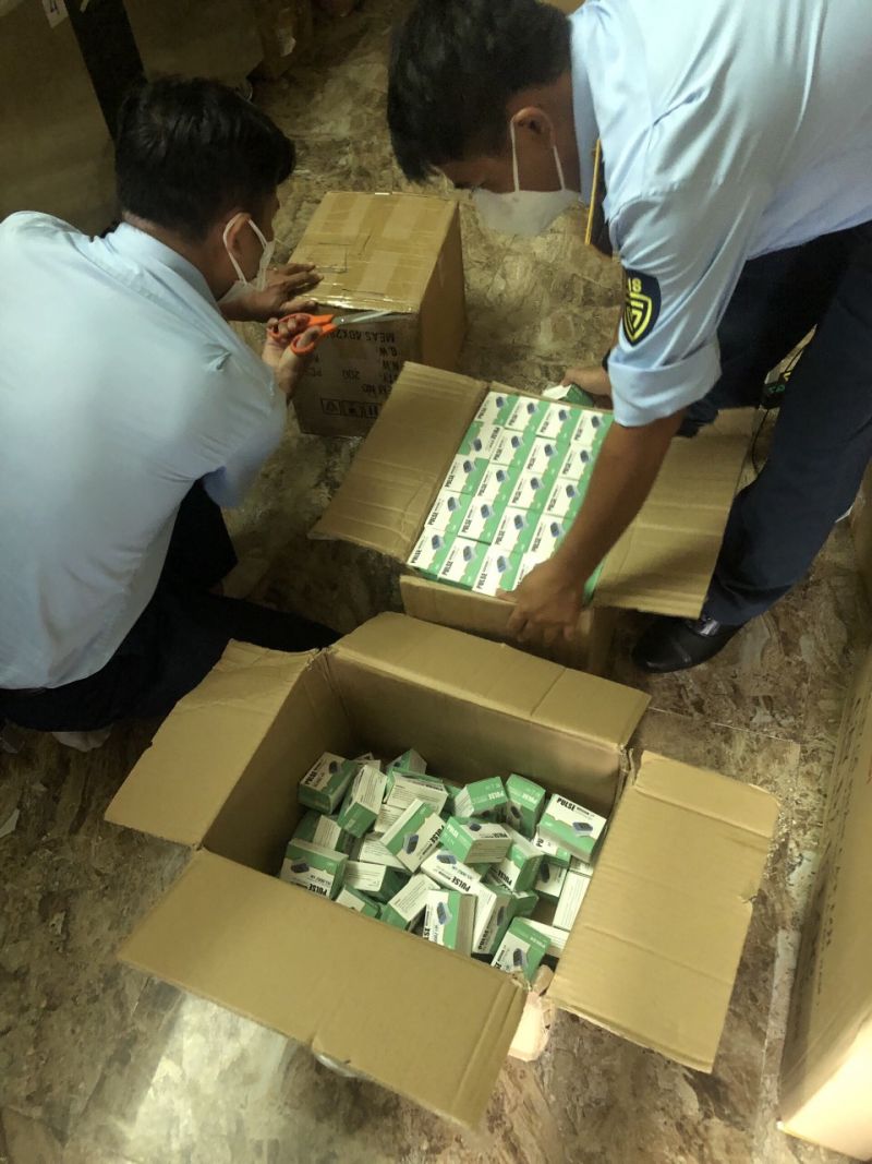 TP. Hồ Chí Minh: Phát hiện 450 máy đo nồng độ oxy nhập lậu