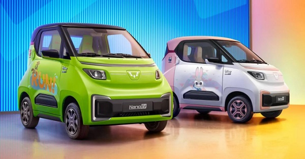 Wuling Nano EV với kích thước nhỏ gọn, màu sắc trẻ trung giống nhiều mẫu xe điện nội thị mới đây ở Trung Quốc