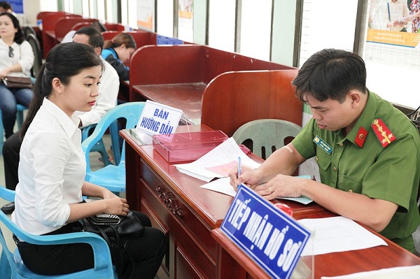 Người dân làm căn cước công dân tại Phòng PC06 Công an TP. Hồ Chí Minh