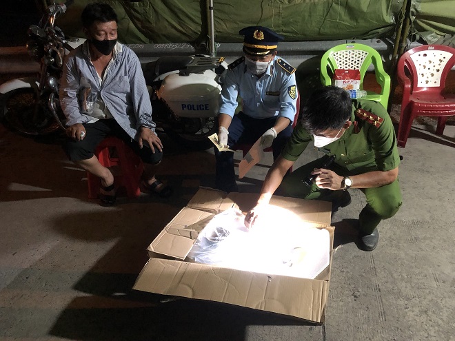 Tiền Giang: Xử phạt 20 triệu đồng về hành vi hàng hóa nhập khẩu vi phạm nhãn