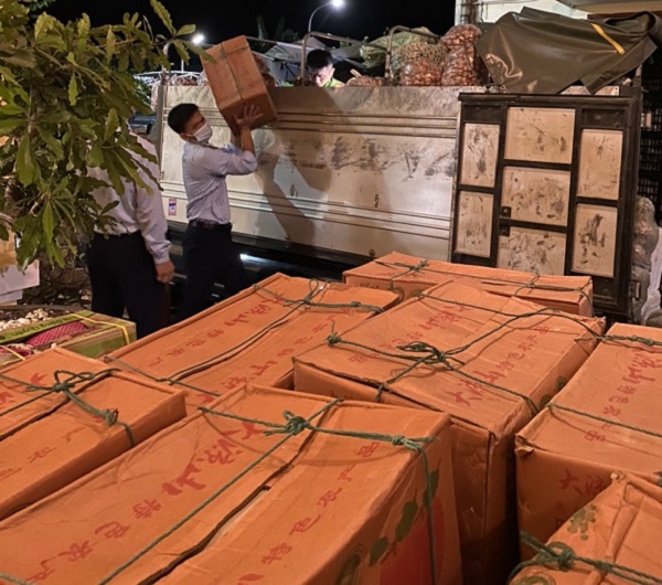 Sơn La: Phát hiện hơn 1 tấn quả tươi không rõ nguồn gốc, xuất xứ