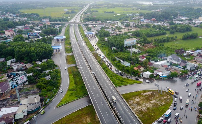 Cao tốc TP. HCM - Long Thành - Dầu Giây qua thị trấn Long Thành, đoạn giao với quốc lộ 51