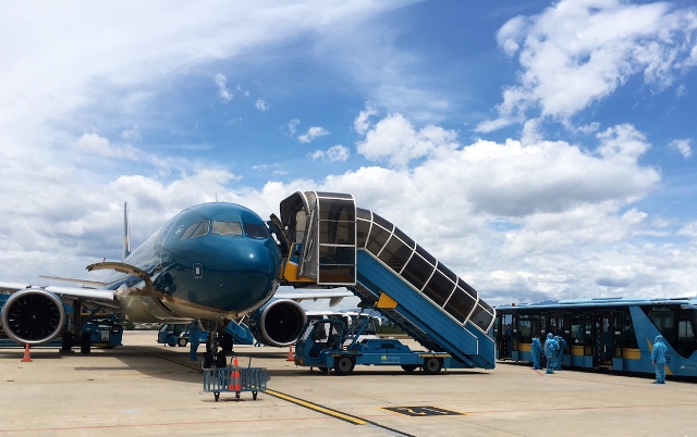 Ngày 21/7, chuyến bay VN122 khởi hành từ sân bay Tân Sơn Nhất (TP.HCM) đã đưa 168 người về đến TP.Đà Nẵng.