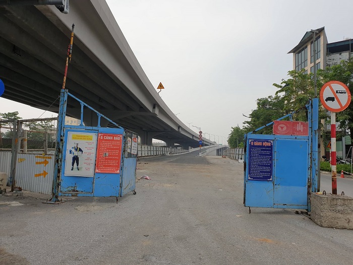 Cầu cạn Mai Dịch - cầu Thăng Long: Chưa xong đường kết nối sau một năm thông xe