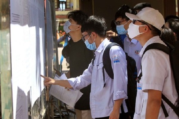 Tỉnh Bình Phước cấp 10.000 điện thoại cho học sinh