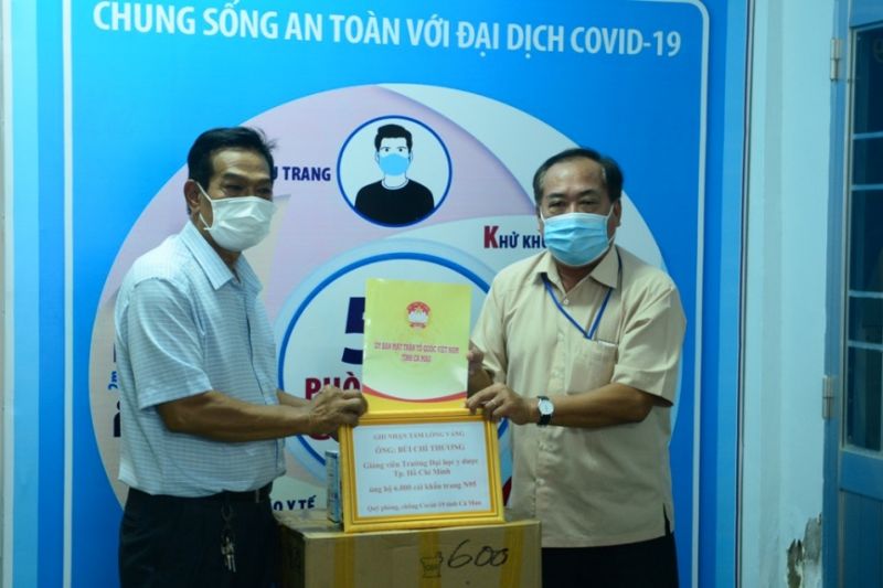Cà Mau: Tiếp nhận 6.000 khẩu trang y tế ủng hộ Quỹ phòng, chống dịch Covid-19