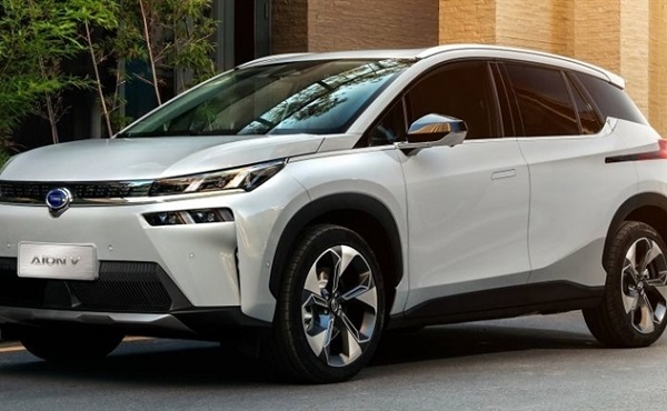 Ra mắt ô tô điện sạc pin nhanh nhất thế giới