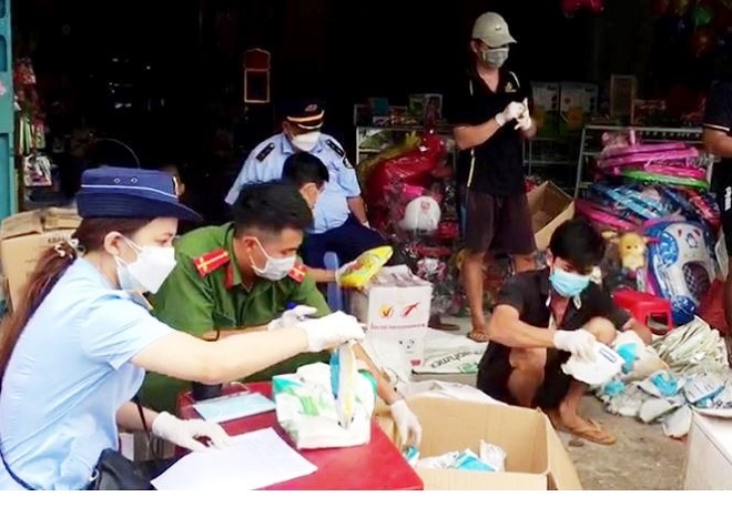 An Giang: Thu giữ trên 12.000 chai, gói thuốc bảo vệ thực vật hết hạn sử dụng An Giang: Thu giữ trên 12.000 chai, gói thuốc bảo vệ thực vật hết hạn sử dụng