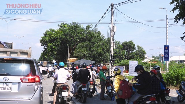 Chốt kiểm tra xe mô tô tại Hòa Phước