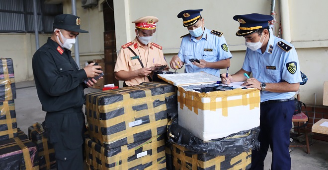 Lạng Sơn: Tạm giữ trên 300.000 chiếc ốp điện thoại có dấu hiệu giả mạo nhãn hiệu