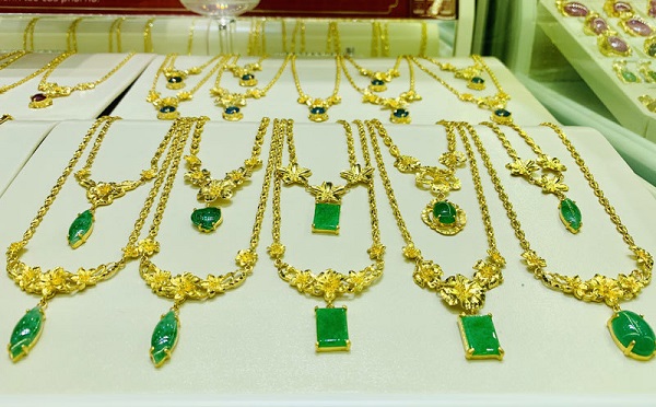 Giá vàng ngày 13/10: Vàng trong nước cán mốc 58 triệu đồng/lượng