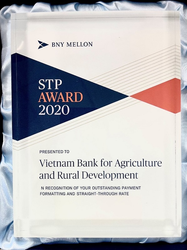Agribank nhận giải thưởng Tỷ lệ điện thanh toán chuẩn xuất sắc năm 2020