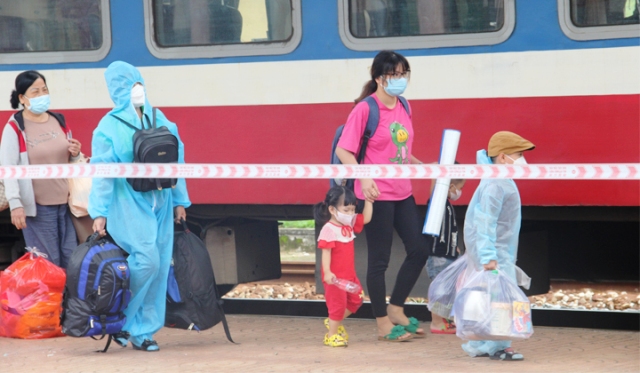 Thừa Thiên Huế: Tổ chức đón 600 người dân về từ TP. Hồ Chí Minh bằng tàu hỏa