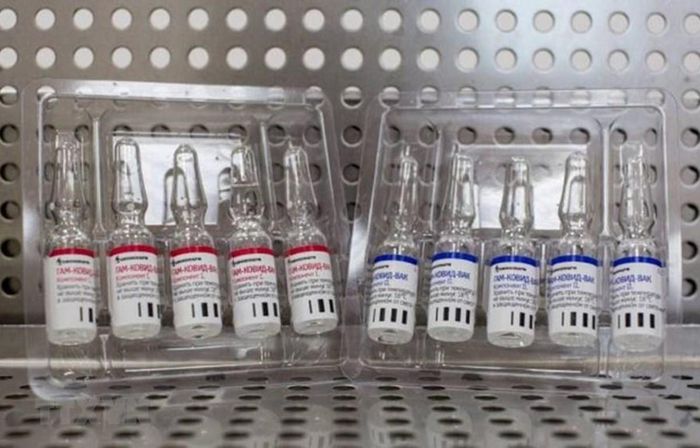 Vaccine Sputnik V phòng Covid-19 do Viện nghiên cứu dịch bệnh và vi trùng học Gamaleya của Nga phát triển. (Ảnh: Bloomberg/TTXVN)