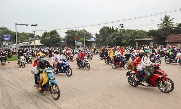 Công an tỉnh Bình Phước tạm dừng tổ chức dẫn đoàn người về quê qua địa bàn
