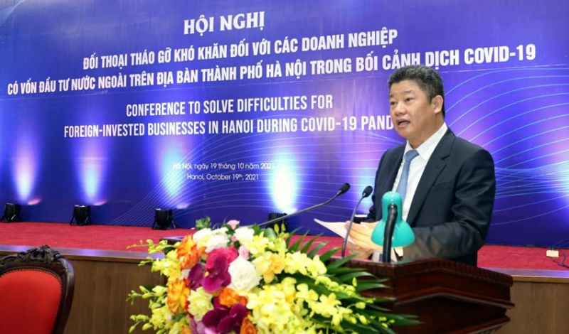 Phó Chủ tịch UBND thành phố Hà Nội Nguyễn Mạnh Quyền phát biểu tại hội nghị