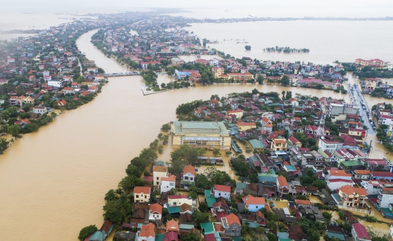 Thị trấn Kiến Giang (Lệ Thuỷ - Quảng Bình) bị nước lũ bao vây