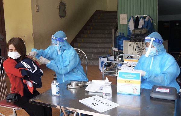 Phú Thọ: Huyện Lâm Thao hoàn thành tiêm chủng trên 33.000 liều vắc xin phòng Covid-19