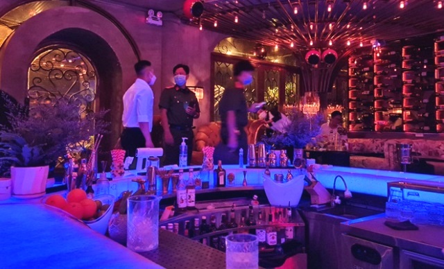 Đà Nẵng: Tạm đình chỉ hoạt động quán bar đón khách bất chấp lệnh cấm