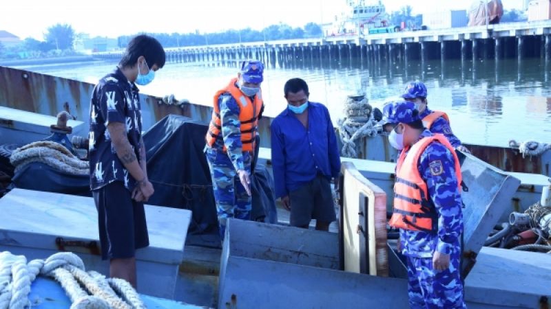 Cảnh sát biển bắt giữ tàu chở 60.000 lít dầu không rõ nguồn gốc