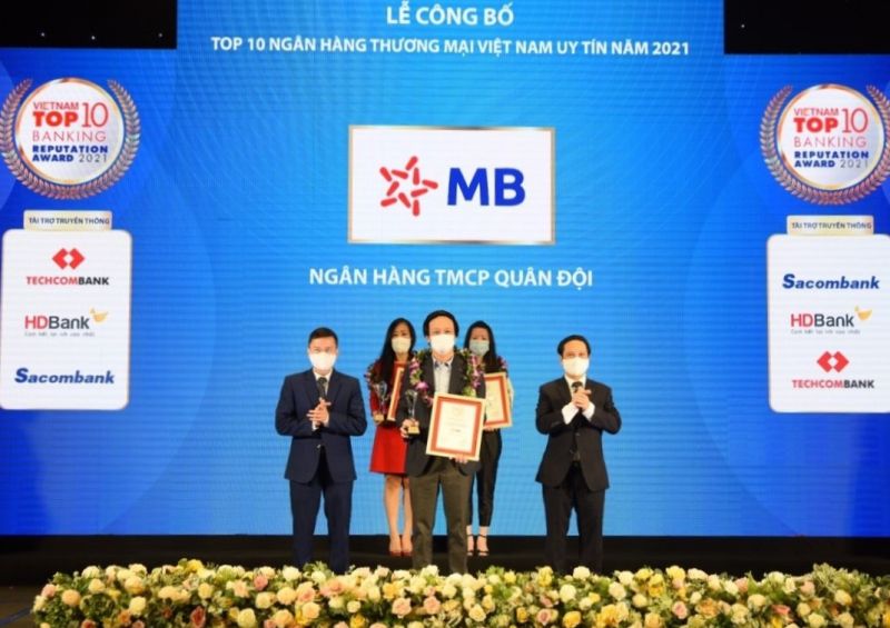MB được vinh danh trong Top 4 ngân hàng uy tín năm 2021