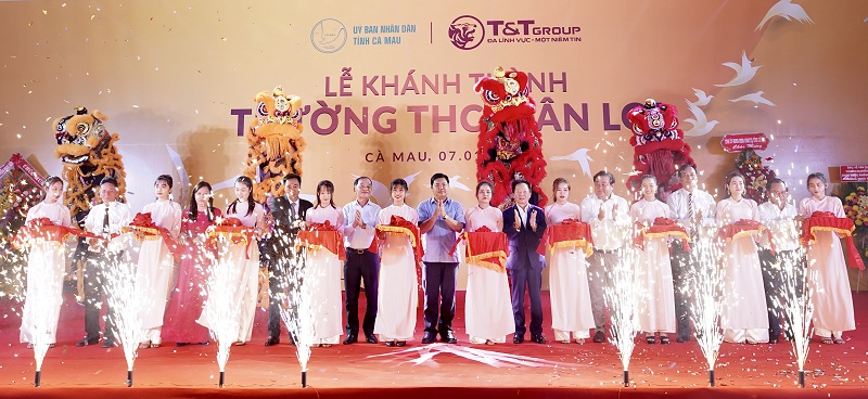 Tháng 1/2021,Tập đoàn T&T Group cũng đã hỗ trợ kinh phí xây dựng trường THCS Tân Lợi tại xã Hồ Thị Kỷ, huyện Thới Bình (Cà Mau) với tổng mức đầu tư 23 tỷ đồng