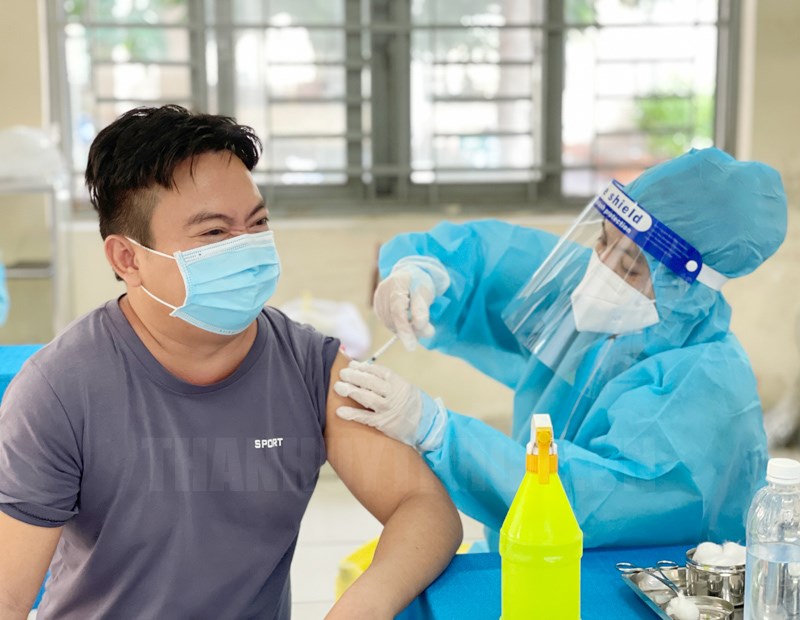 TP. Hồ Chí Minh: 99% dân số đã tiêm mũi 1 vaccine Covid-19