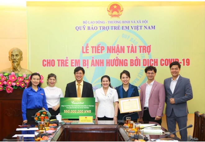 Vinanutrifood trao tặng hơn 500 triệu đồng cho trẻ em Việt Nam