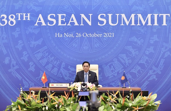 Thủ tướng Chính phủ Phạm Minh Chính tham dự Hội nghị Cấp cao trực tuyến ASEAN lần thứ 38 cùng Lãnh đạo các nước ASEAN và Tổng Thư ký ASEAN. Ảnh VGP/Nhật Bắc