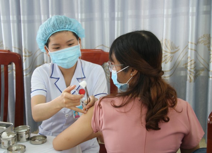 Đồng Tháp: Đẩy nhanh tiến độ tiêm vắc xin Covid-19