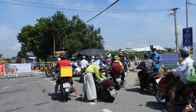 Đà Nẵng: Kiểm soát người về từ vùng dịch thông qua quét mã QR