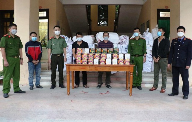Nghệ An: Triệt phá đường dây buôn bán gần 2 tấn pháo nổ