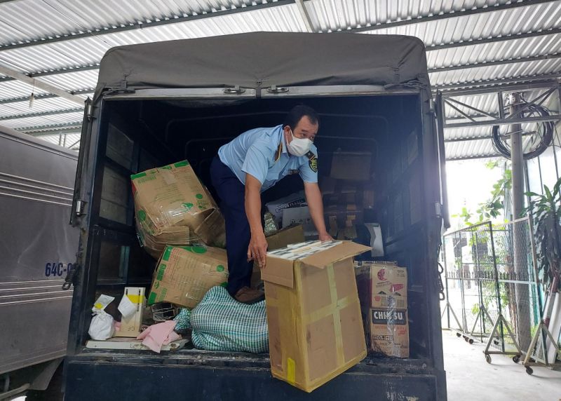 Vĩnh Long: Thu giữ trên 2.000 bao thuốc lá điếu nhập lậu không hóa đơn chứng từ