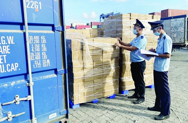 Ngành hải quan nỗ lực thúc đẩy lưu thông hàng hóa xuất nhập khẩu