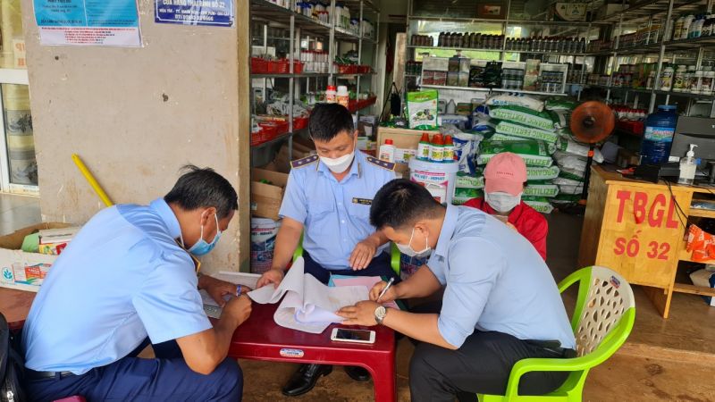 Cục QLTT tỉnh Gia Lai ban hành Quyết định xử phạt vi phạm hành chính Cửa hàng Thái Bình số 32 thuộc Công ty TNHH MTV Thái Bình Gia Lai với số tiền 17 triệu đồng