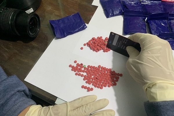 Quảng Bình: Phát hiện đôi nam nữ tàng trữ gần 4.000 viên ma túy tổng hợp