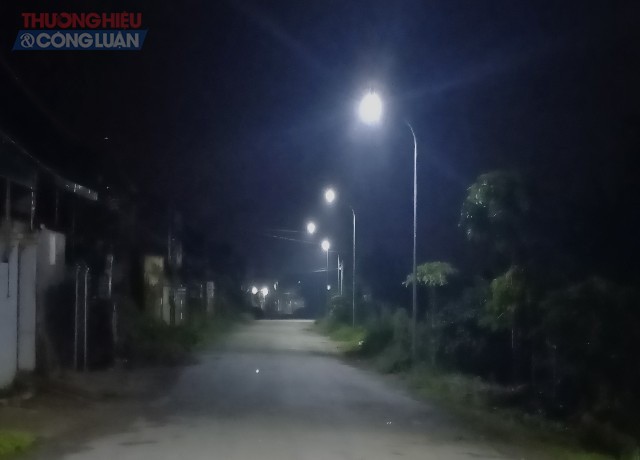 Hệ thống điện chiếu sáng công cộng tại xã Hoằng Đông có tổng chiều dài khoảng 22 km