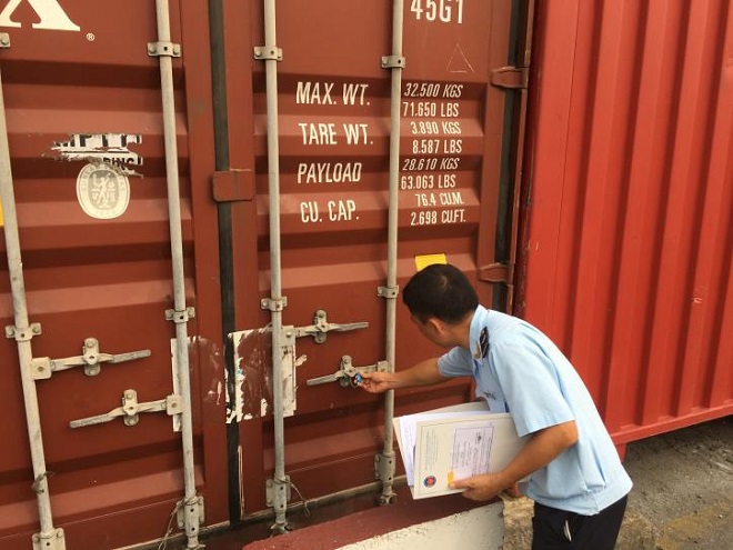 Hải Phòng: Phát hiện hàng chục phụ tùng ô tô đã qua sử dụng thuộc loai cấm nhập khẩu