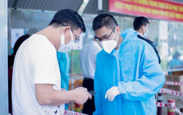 Yên Bái: Trên 50 đoàn viên tình nguyện hỗ trợ tại chốt kiểm dịch nút giao IC 12