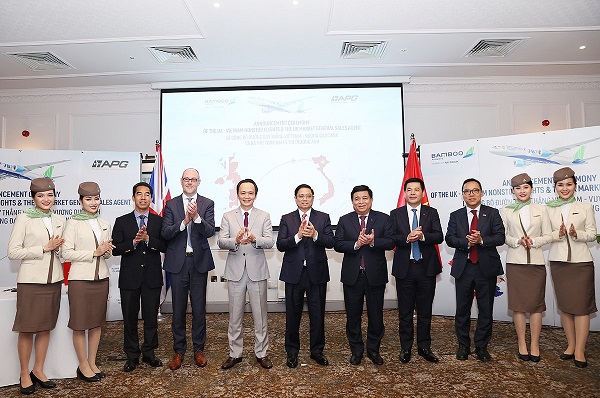 Thủ tướng Phạm Minh Chính dự Lễ ra mắt đường bay thẳng Việt Nam - Anh và Lễ công bố Tổng đại lý của hãng Bamboo Airways