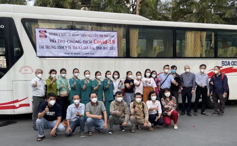Đoàn y, bác sĩ của BV Nguyễn Tri Phương lên đường chi viện cho tỉnh Bạc Liêu