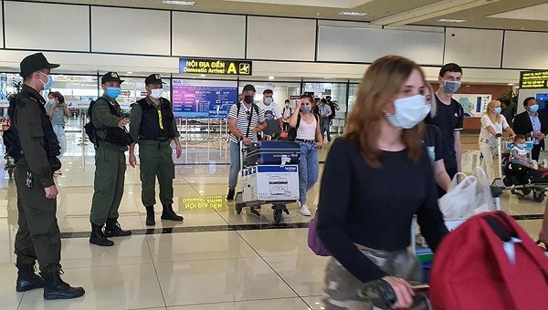 Chính phủ đồng ý lộ trình thí điểm đón khách quốc tế từ tháng 11/2021